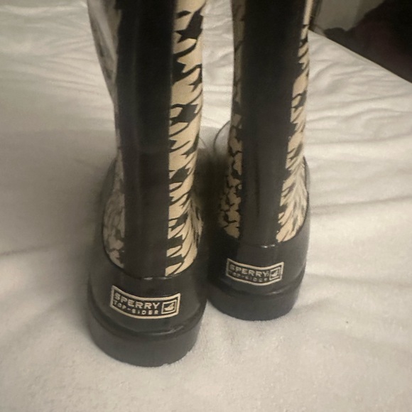 Sperry topsider houndstooth rain boots size 8, worn only once, great condition - Picture 8 of 14